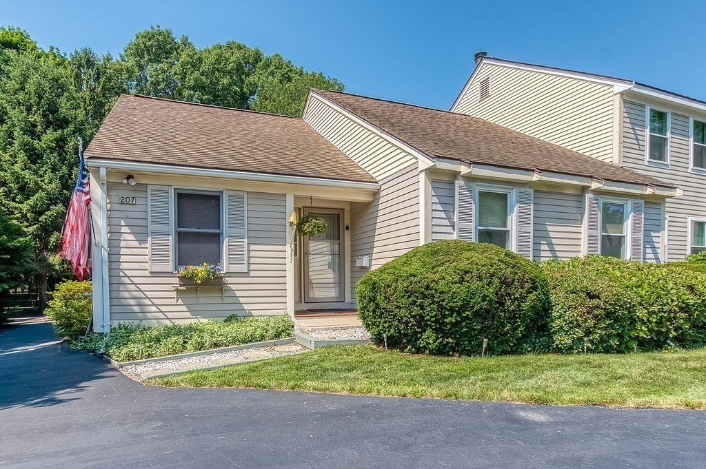 207 Mechanic Street, Unit 207 Canton, MA 02021 - Photo 3 of 29