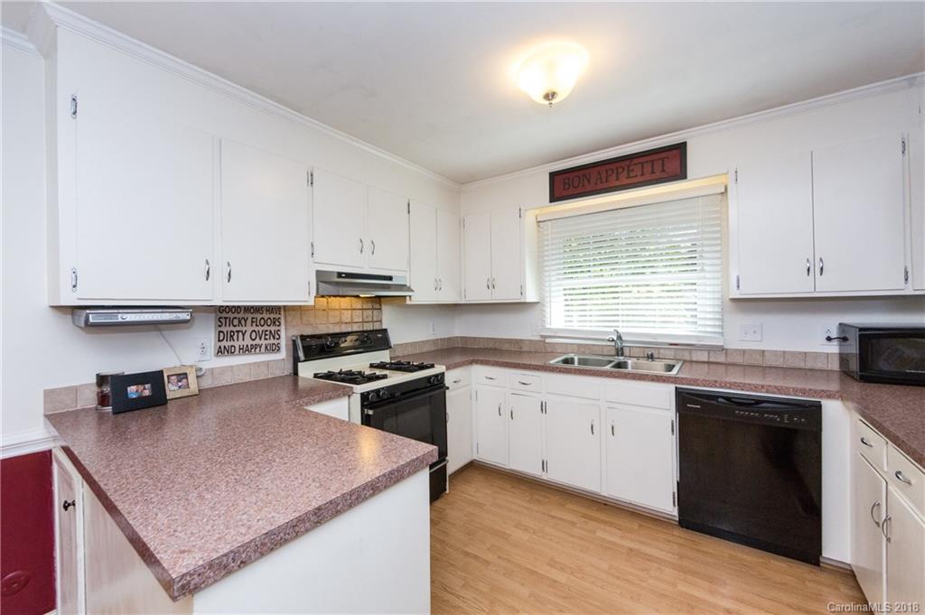 11026 Painted Tree Road Charlotte, NC 28226 - Photo 5 of 19 Gallery Image 5