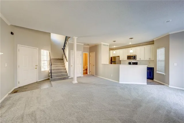 $352,500 | 9207 Boehm Drive, Lenexa, KS 66219