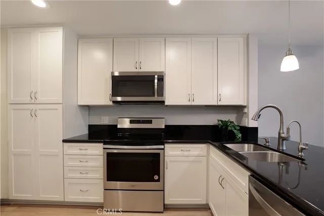 $695,000 | 22081 Caminito Amor, Laguna Hills, CA 92653