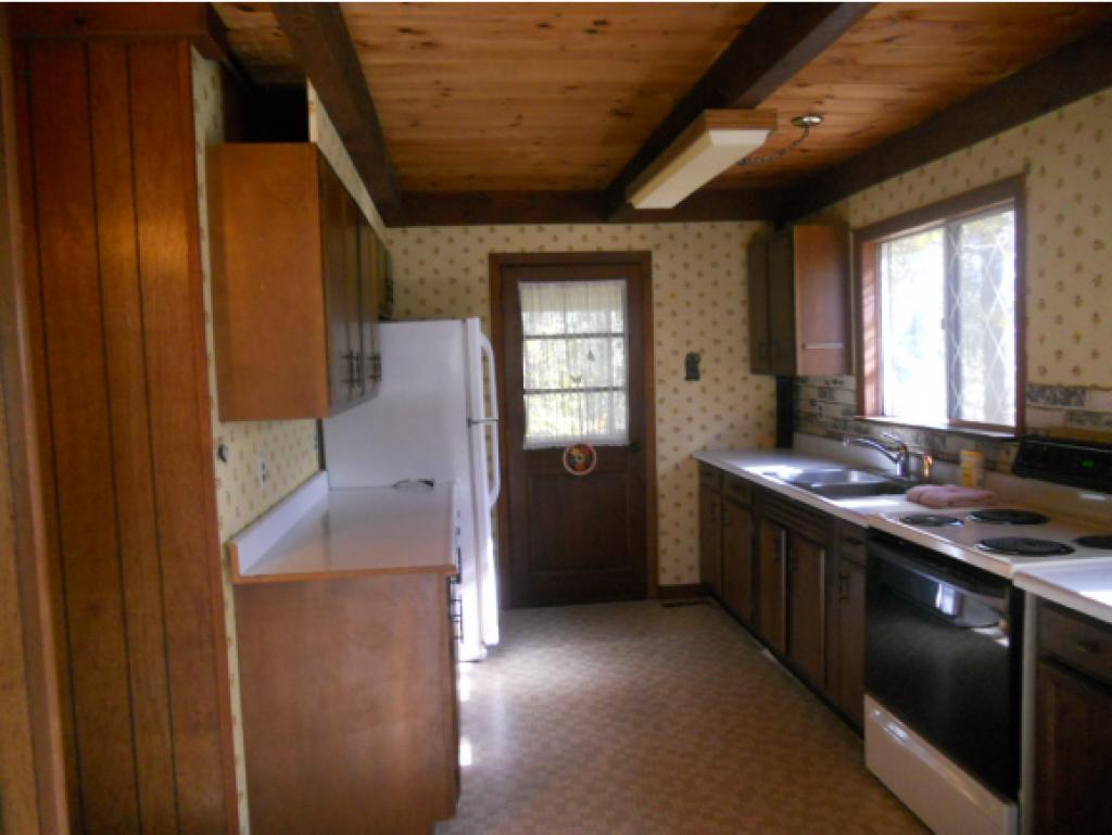 13 Autumn Road Hillsborough, NH 03244 - Photo 2 of 18 Gallery Image 2