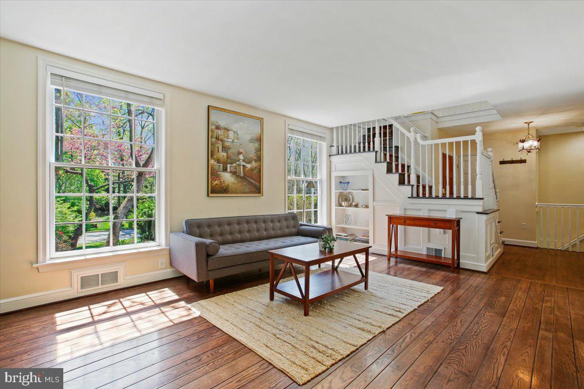 1305 Key Drive Alexandria, VA 22302 - Photo 12 of 64 a living room with furniture and a wooden floor