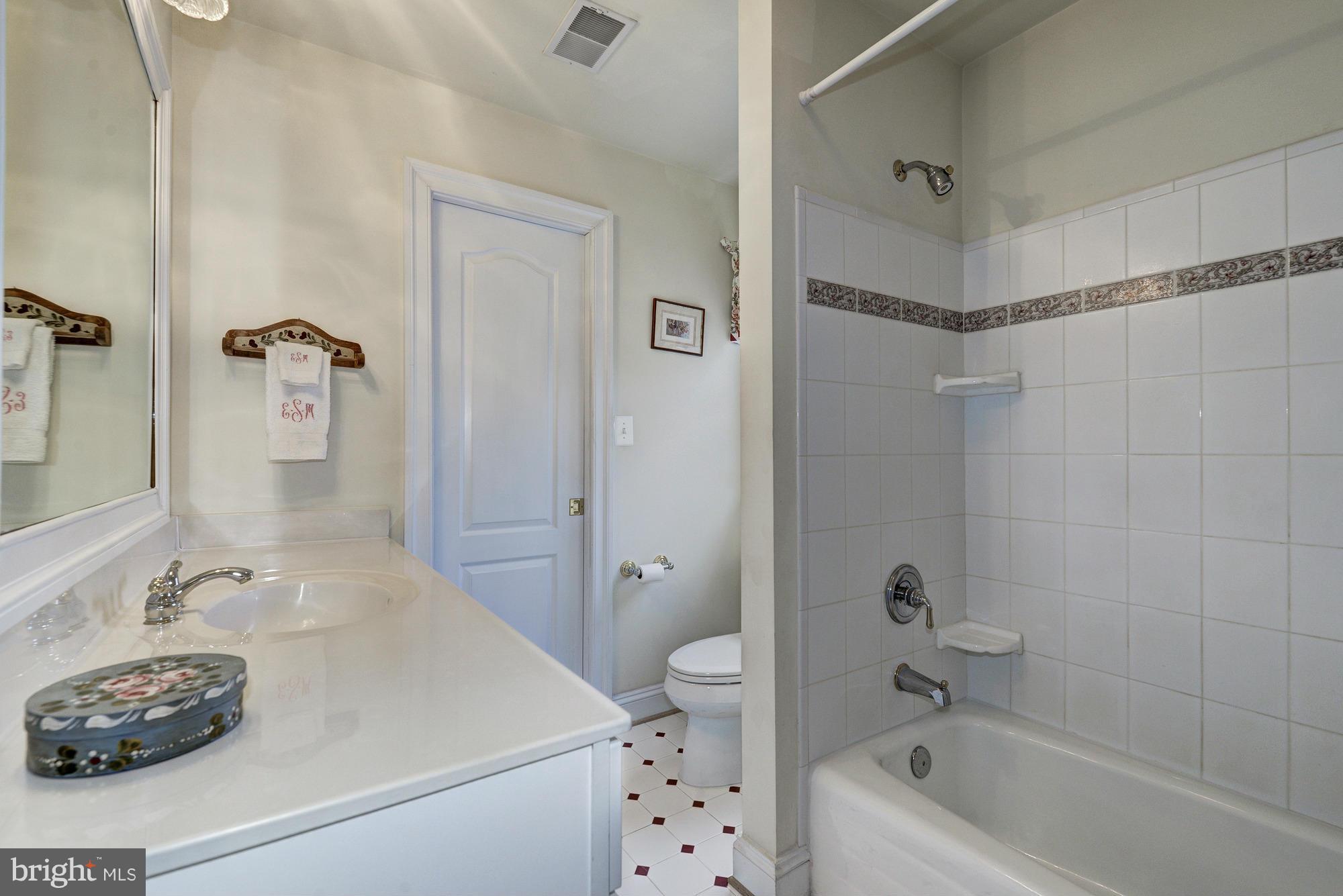 11634 Chapel Road Clifton, VA 20124 - Photo 16 of 30 Bath