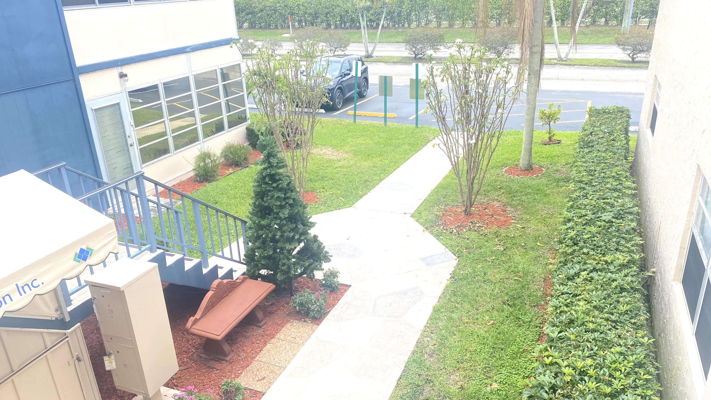 177 Delray Beach, FL 33484 - Photo 3 of 29 front walk-way