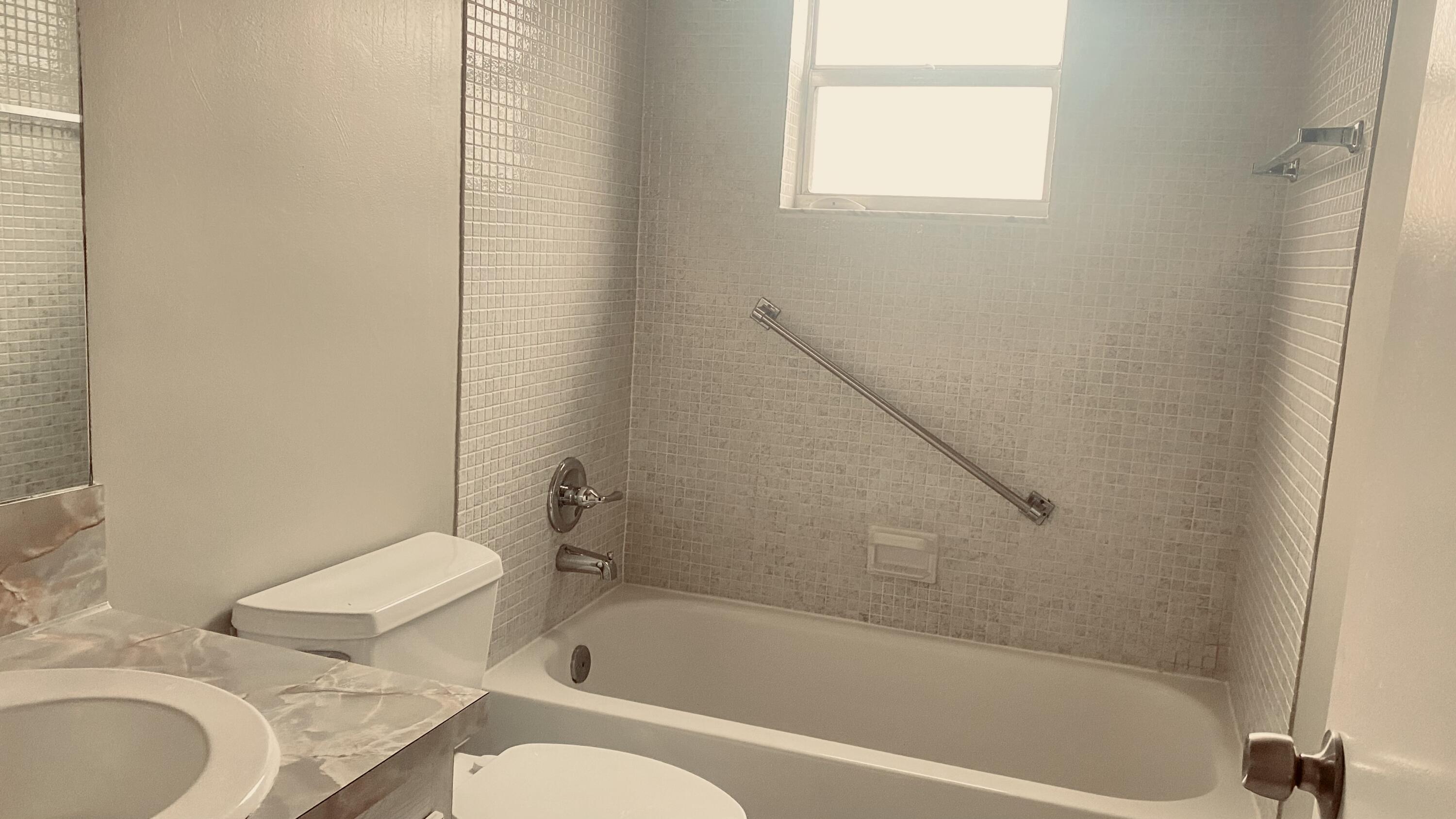 177 Delray Beach, FL 33484 - Photo 6 of 29 guest bathroom