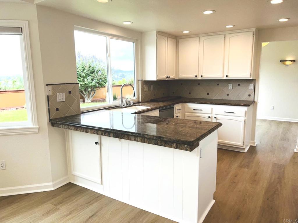 1420 Tres Hermanas Way Encinitas, CA 92024 - Photo 38 of 65