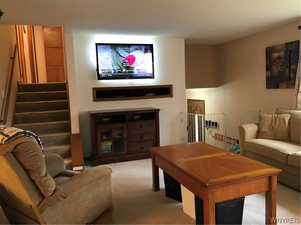 33 Anthony Drive Lancaster, NY 14043 - Photo 6 of 22 Wall mounted TV is included