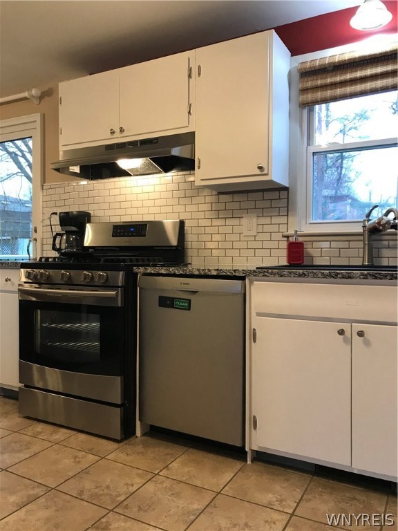 33 Anthony Drive Lancaster, NY 14043 - Photo 7 of 22 Newer stainless steel appliances are included