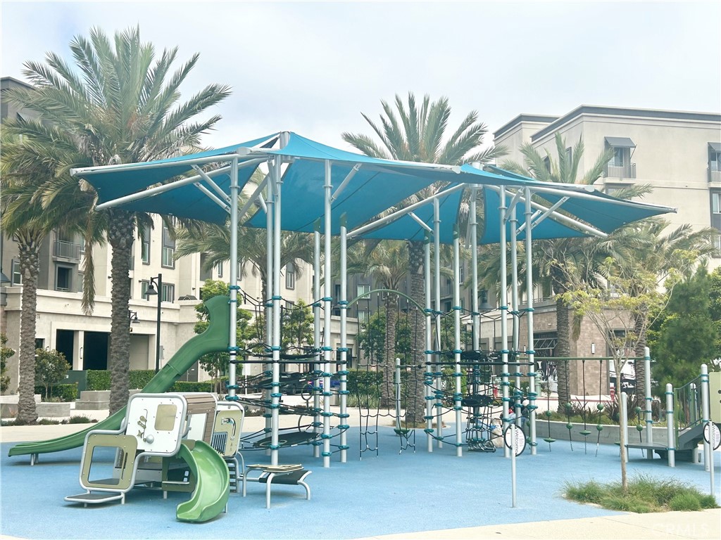 2870 Wagon Wheel Road, Unit 304 Oxnard, CA 93036 - Photo 27 of 31 {playground/Park