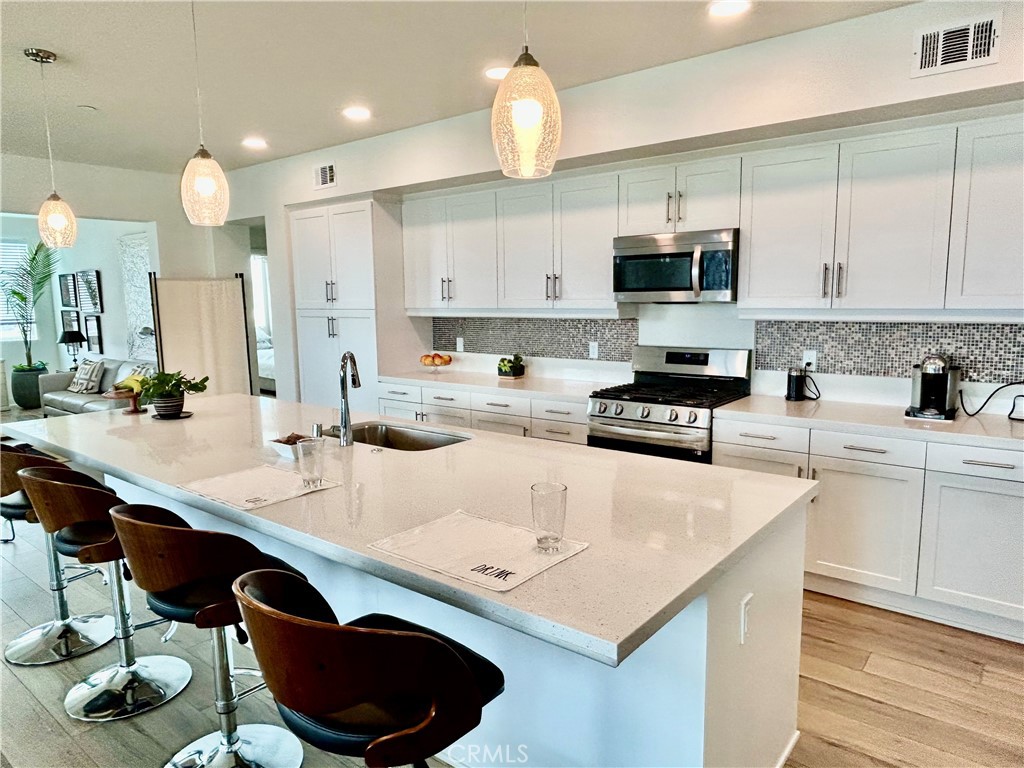 2870 Wagon Wheel Road, Unit 304 Oxnard, CA 93036 - Photo 2 of 31 Chef's Kitchen