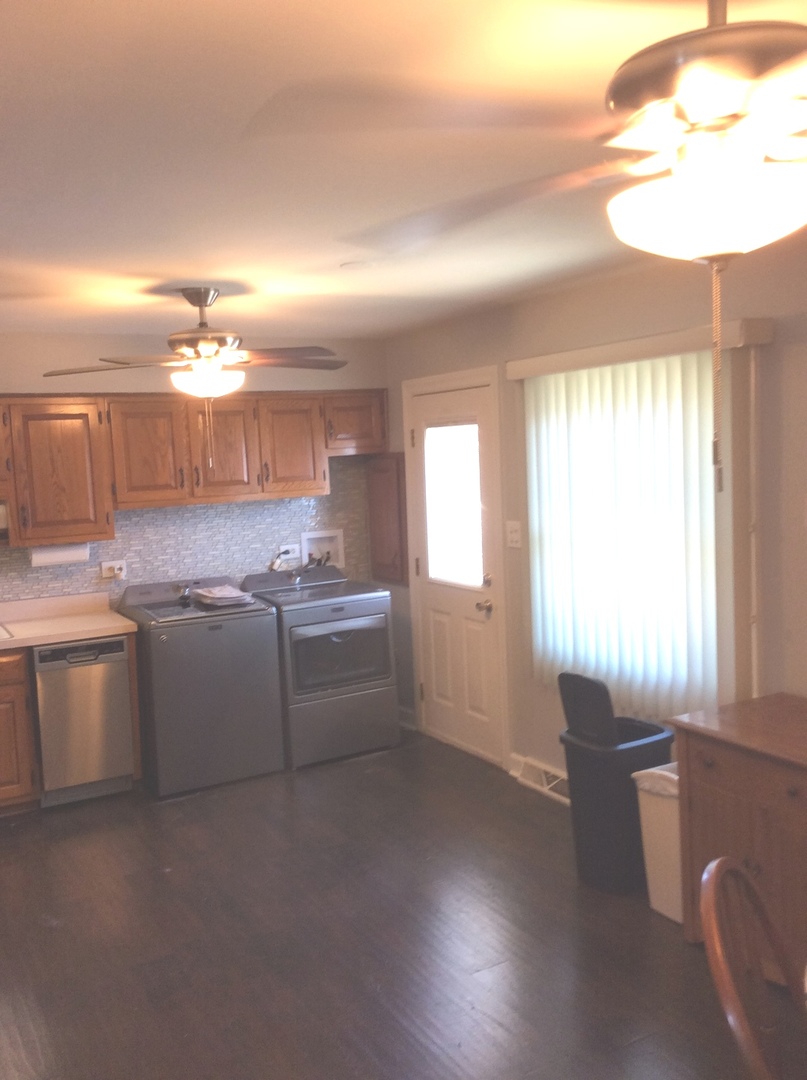 10309 Barnard Drive Chicago Ridge, IL 60415 - Photo 11 of 33 Gallery Image 11