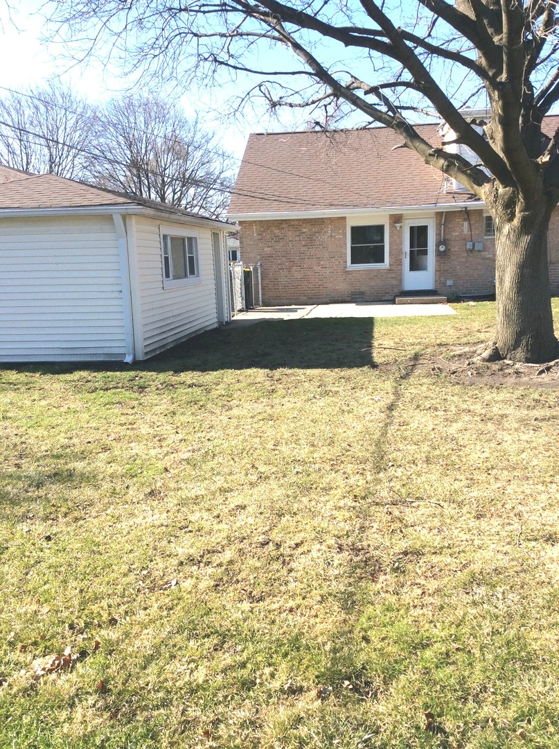 10309 Barnard Drive Chicago Ridge, IL 60415 - Photo 22 of 33 Gallery Image 22