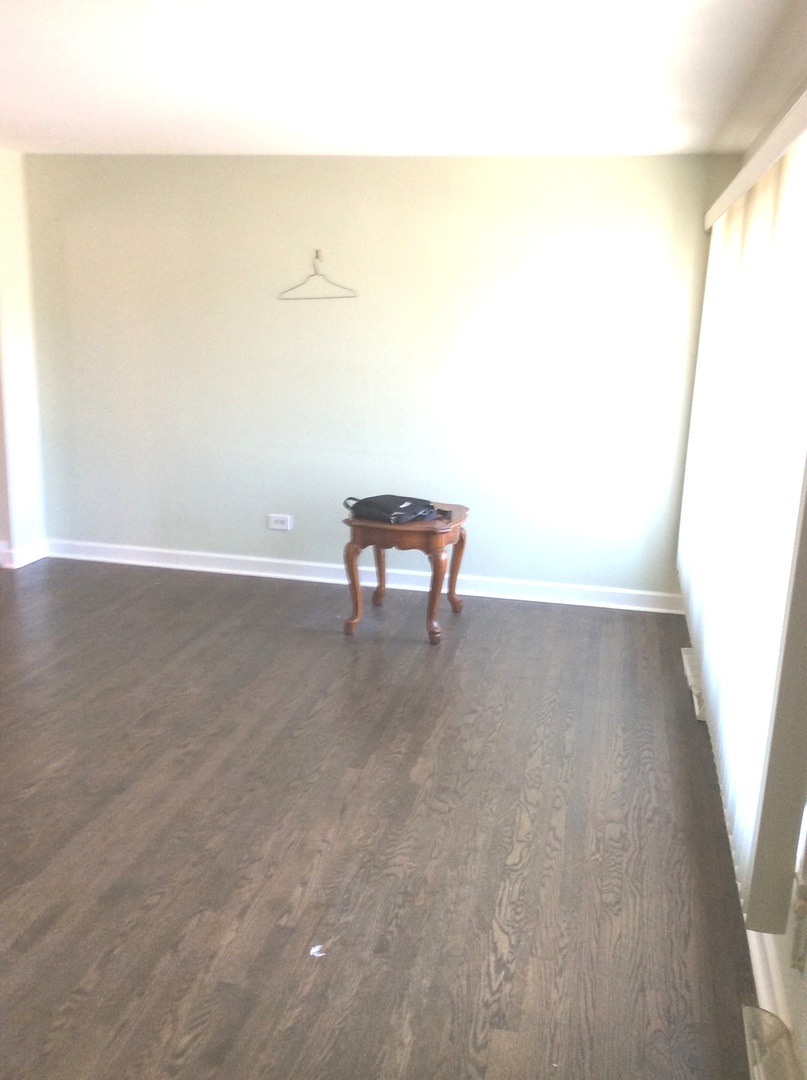 10309 Barnard Drive Chicago Ridge, IL 60415 - Photo 6 of 33 Gallery Image 6
