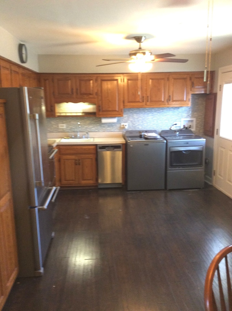 10309 Barnard Drive Chicago Ridge, IL 60415 - Photo 9 of 33 Gallery Image 9