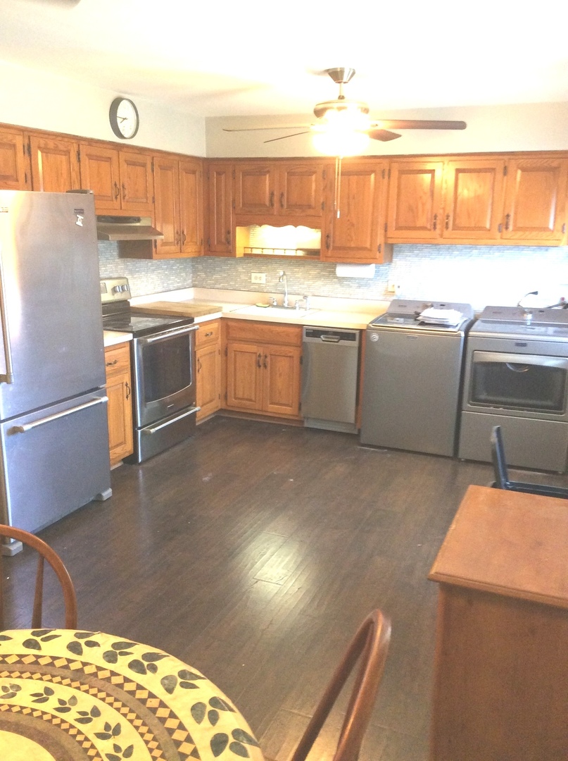 10309 Barnard Drive Chicago Ridge, IL 60415 - Photo 10 of 33 Gallery Image 10