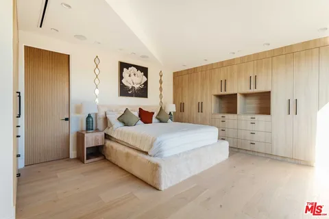 $3,960,000 | 701 Vernon Avenue, Venice, CA 90291