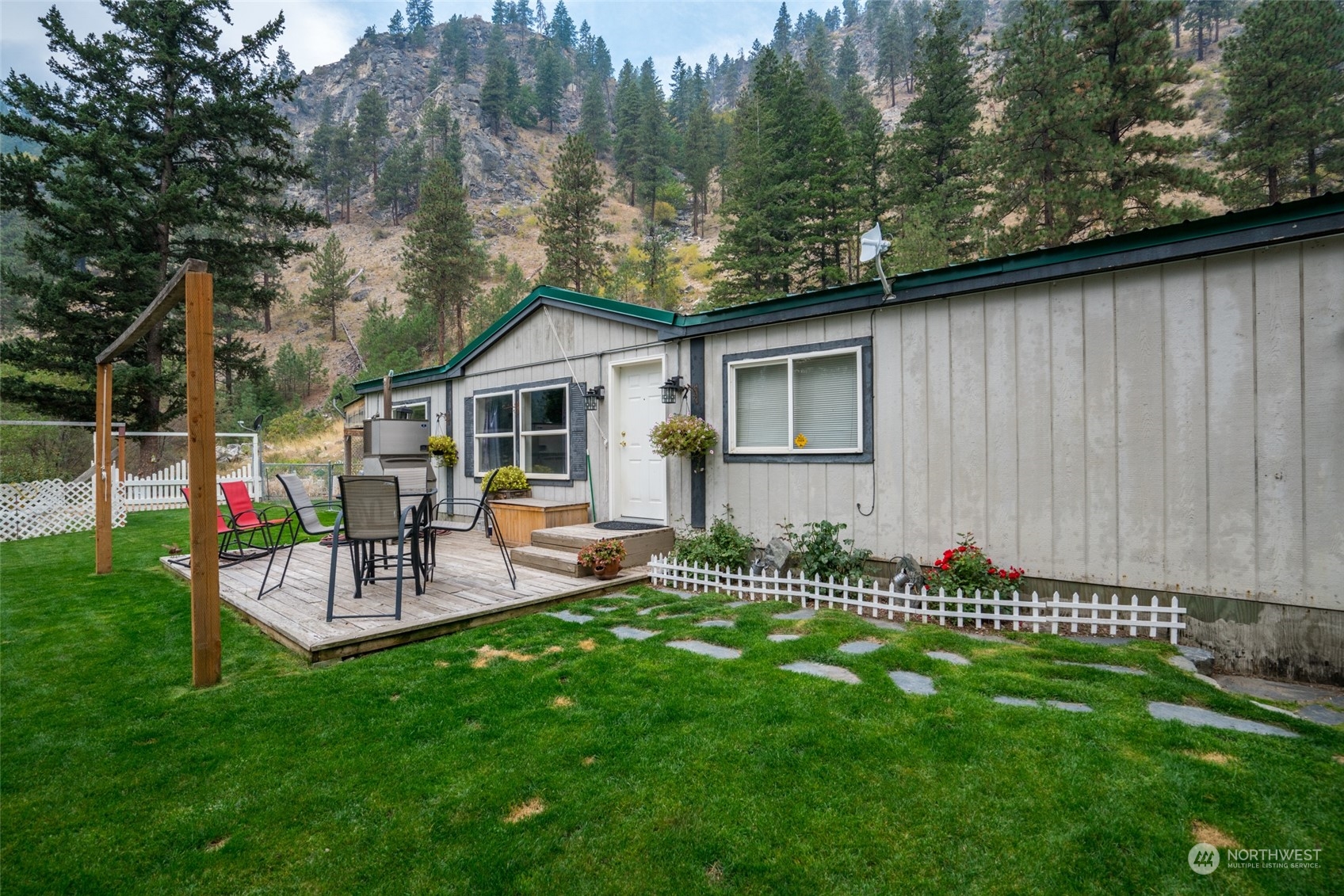 4580 Navarre Coulee Road Chelan, WA 98816 - Photo 2 of 36 Gallery Image 2