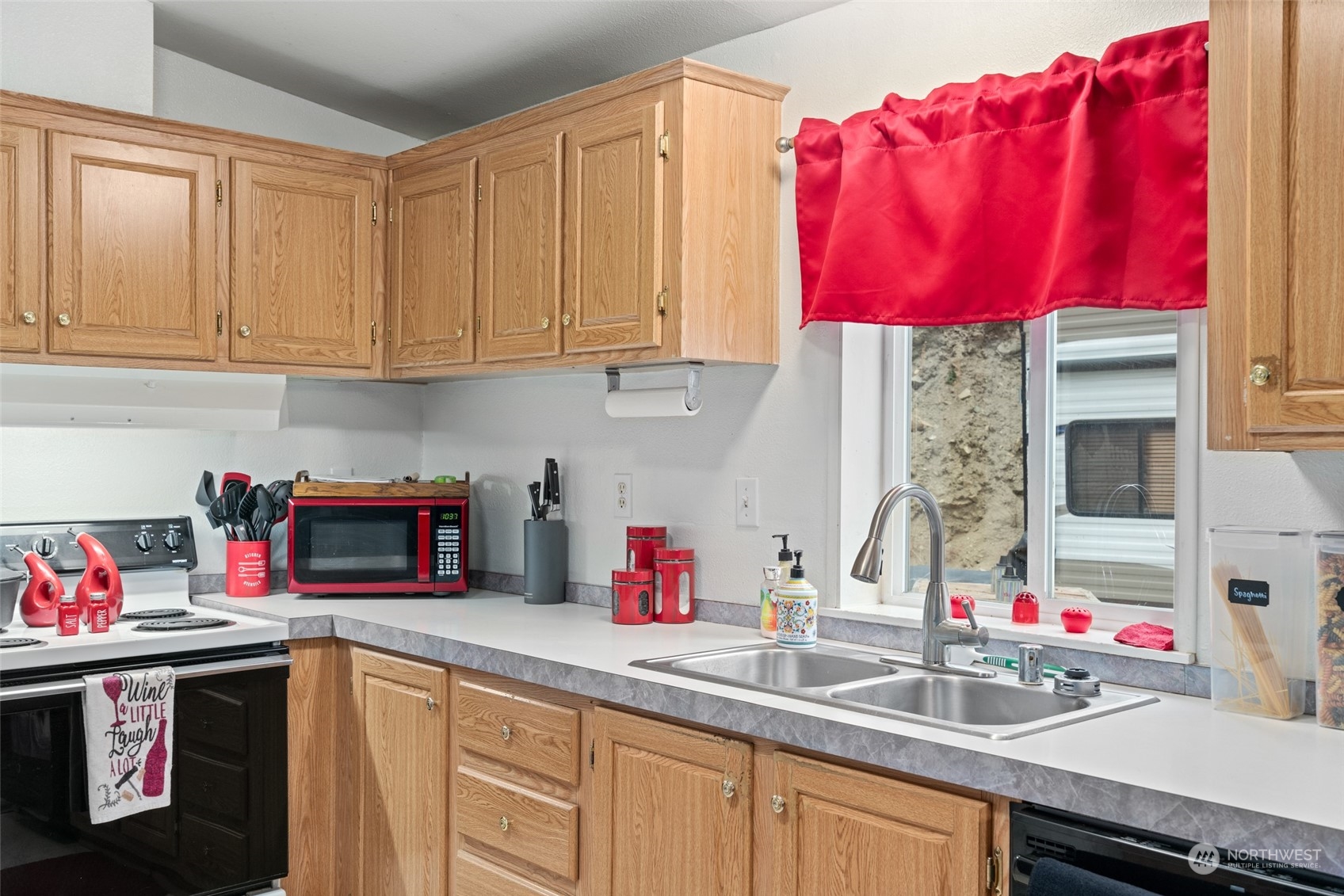 4580 Navarre Coulee Road Chelan, WA 98816 - Photo 4 of 36 Gallery Image 4