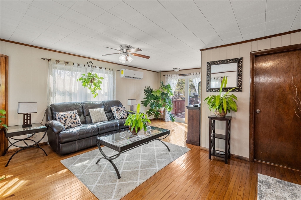 40 Manor Road Shrewsbury, MA 01545 - Photo 4 of 29