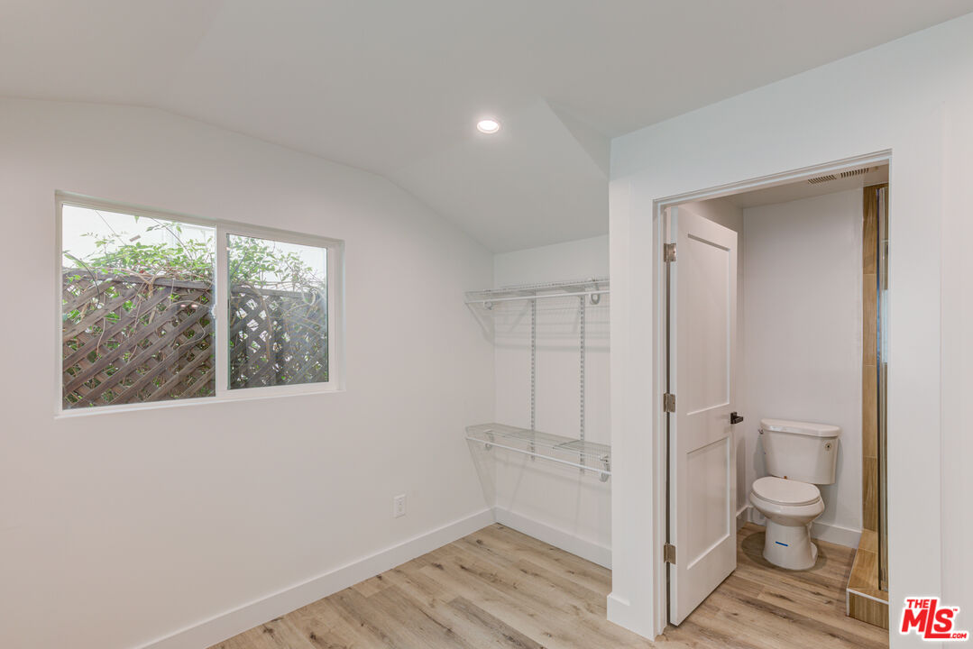 11918 Rochester Avenue Los Angeles, CA 90025 - Photo 15 of 19