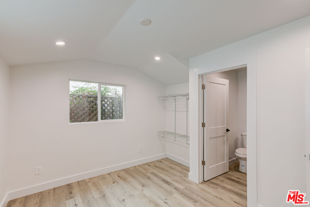 11918 Rochester Avenue Los Angeles, CA 90025 - Photo 17 of 19