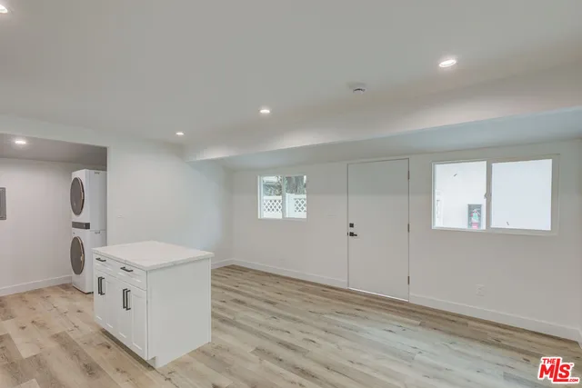 $2,675 | 11918 Rochester Avenue, Los Angeles, CA 90025