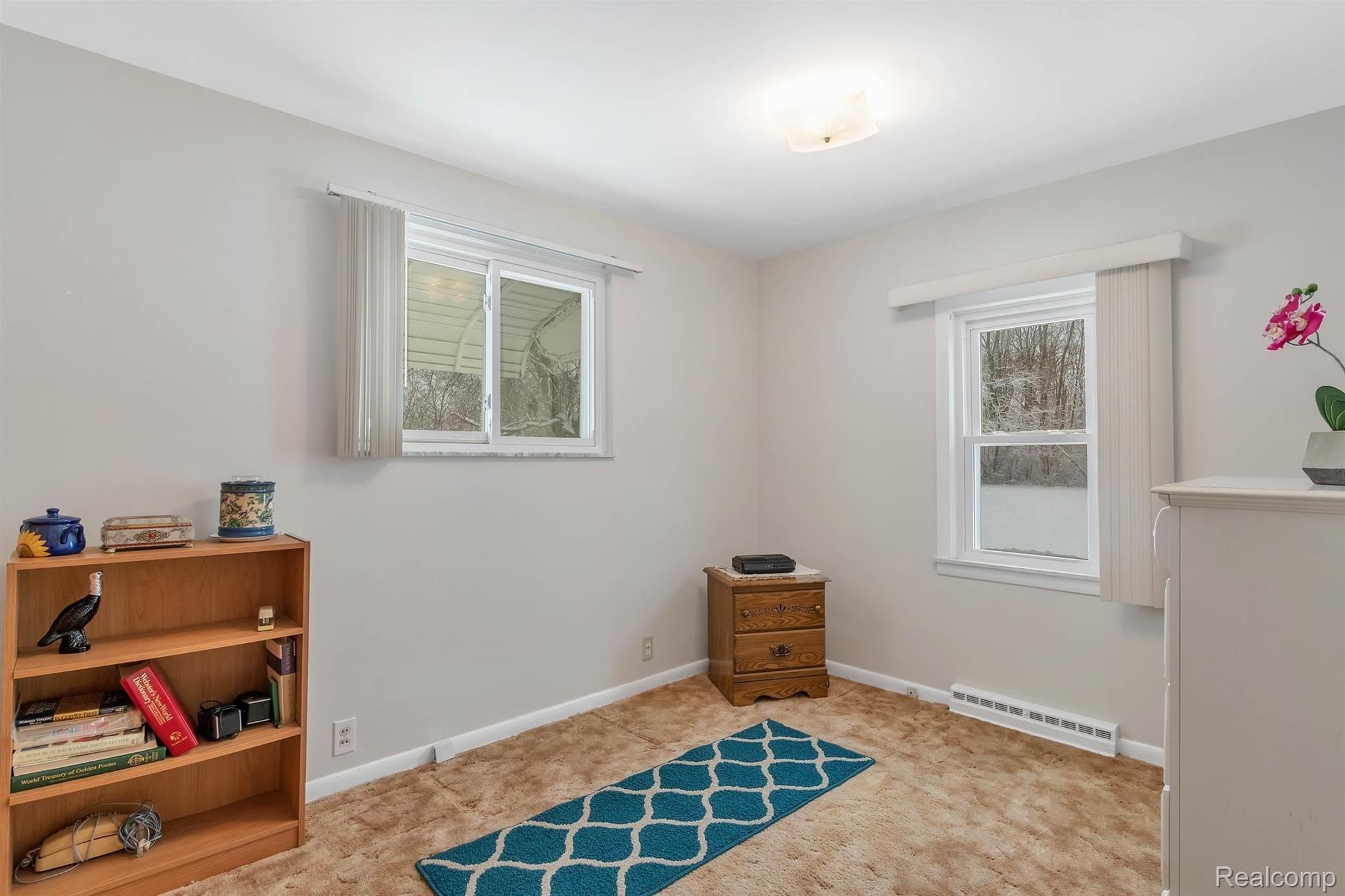 5284 West Carpenter Road Flint, MI 48504 - Photo 21 of 31 22-5284 W Carpenter Rd-WindowStill-Real-Estate-Photography-21.jpg