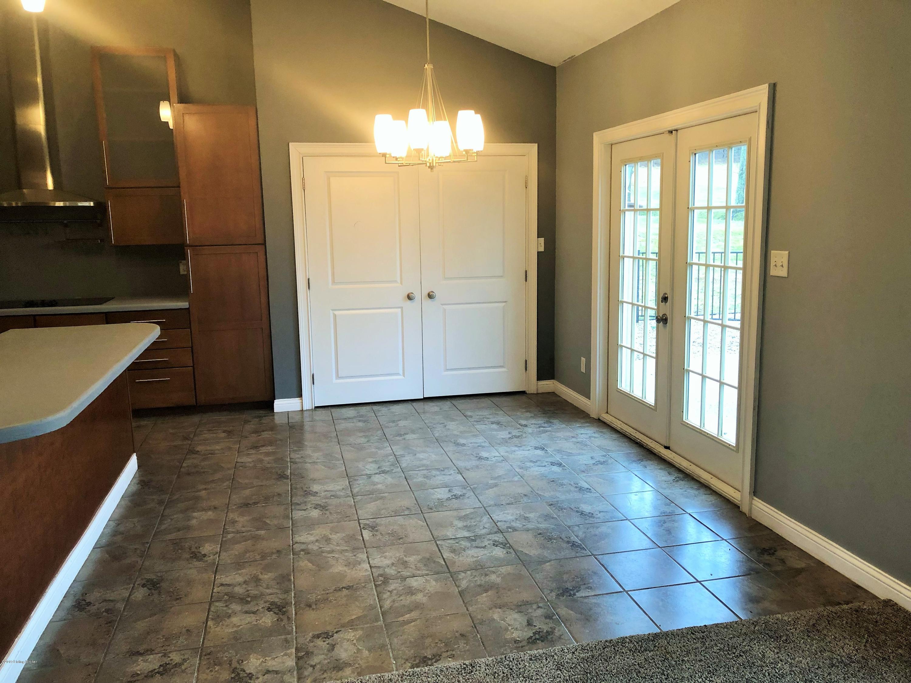 18 Spring Meadow Drive Carrollton, KY 41008 - Photo 8 of 16 Dining Area