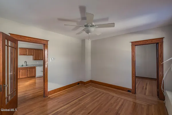 $1,450 | 65 Van Derveer Street, Unit FIRST FLOOR FRONT, Amsterdam, NY 12010