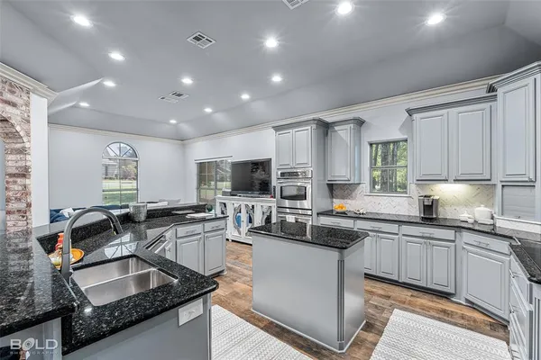 $1,099,999 | 1957 Leeward Cove, Benton, LA 71006