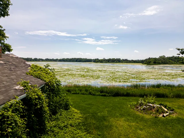 $229,900 | W6773 North Lakeshore Circle, Sugar Creek, WI 53121