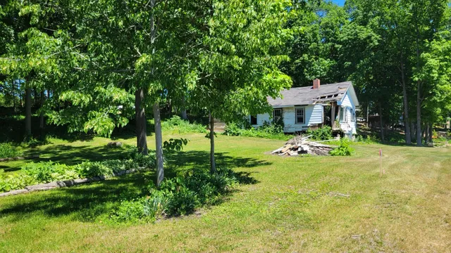 $229,900 | W6773 North Lakeshore Circle, Sugar Creek, WI 53121