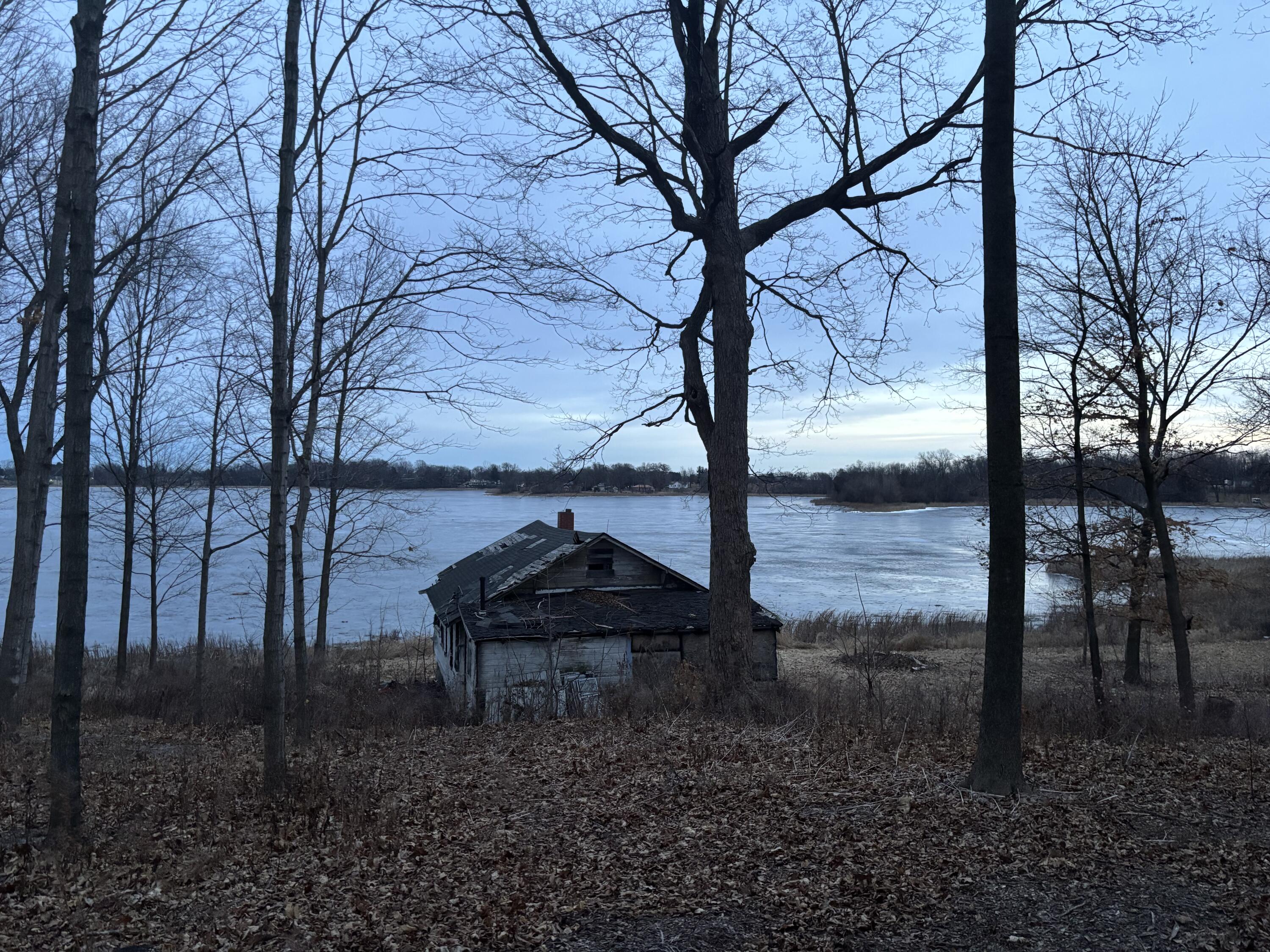 W6773 North Lakeshore Circle Sugar Creek, WI 53121 - Photo 30 of 36 Lake Views