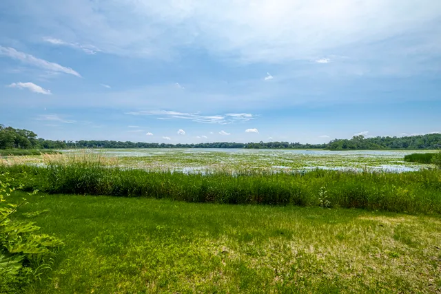 $229,900 | W6773 North Lakeshore Circle, Sugar Creek, WI 53121