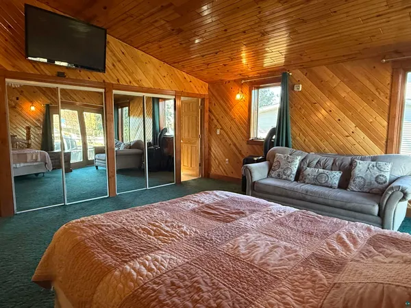 $184,900 | 954 East Camp Street, Ely, MN 55731