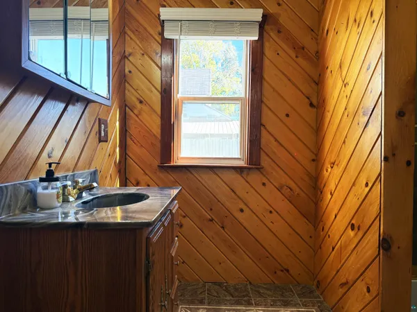 $184,900 | 954 East Camp Street, Ely, MN 55731