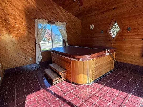 $184,900 | 954 East Camp Street, Ely, MN 55731