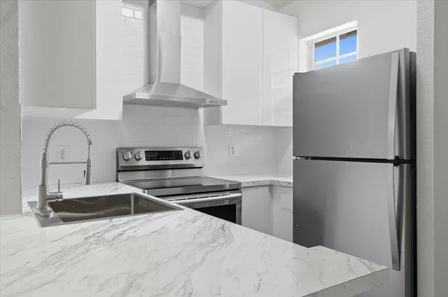 $2,299 | 6237 Garden Court, Davie, FL 33314