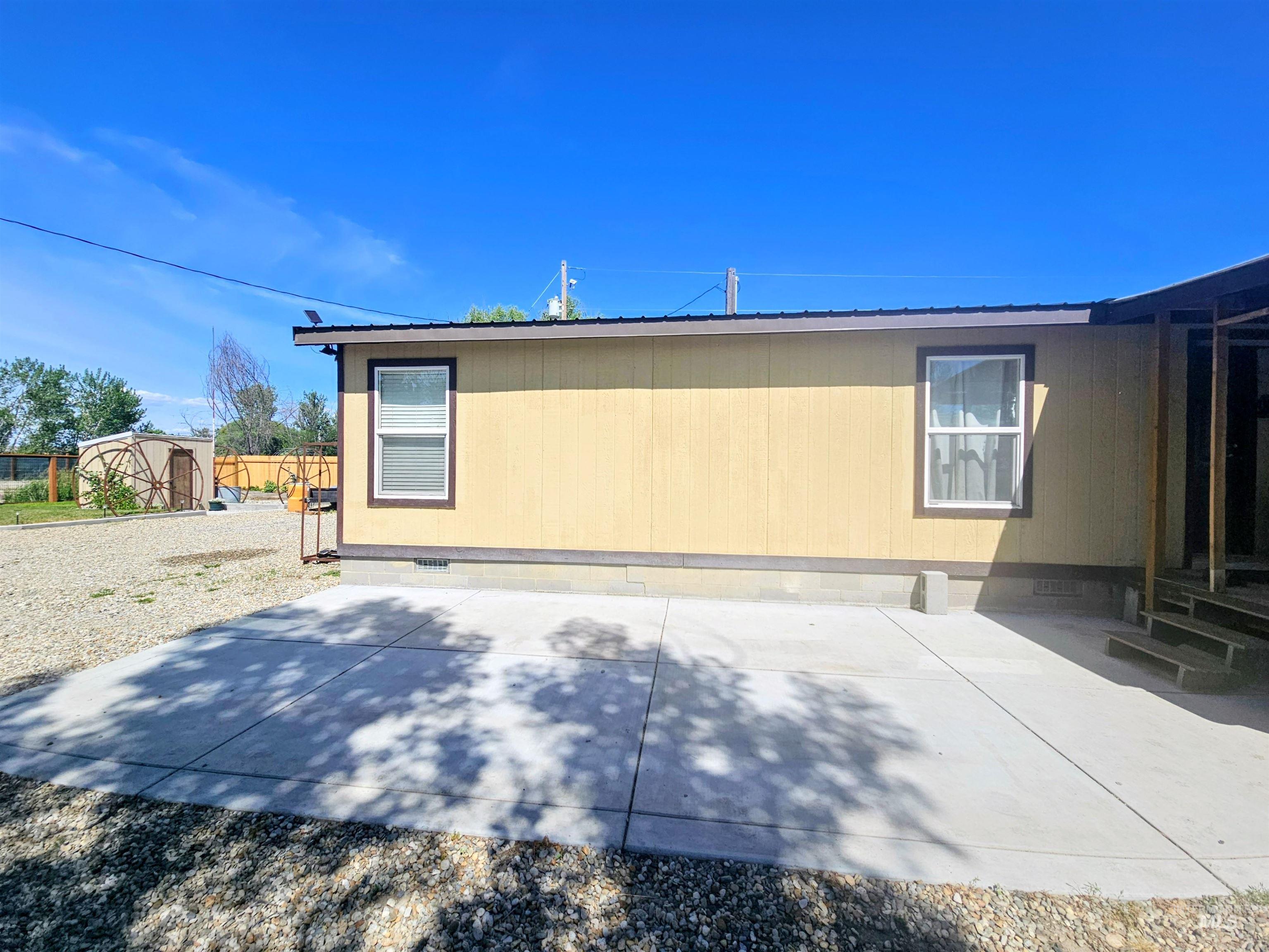 8392 Main Street Letha, ID 83636 - Photo 30 of 31 Expansive concrete patio with gravel landscaping