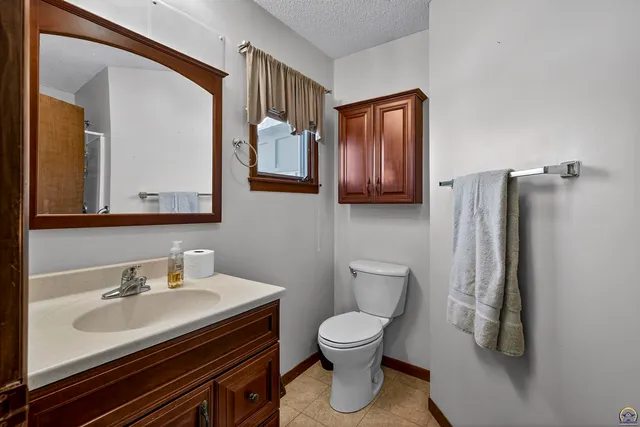 $199,500 | 201 Dakota Avenue, Holton, KS 66436