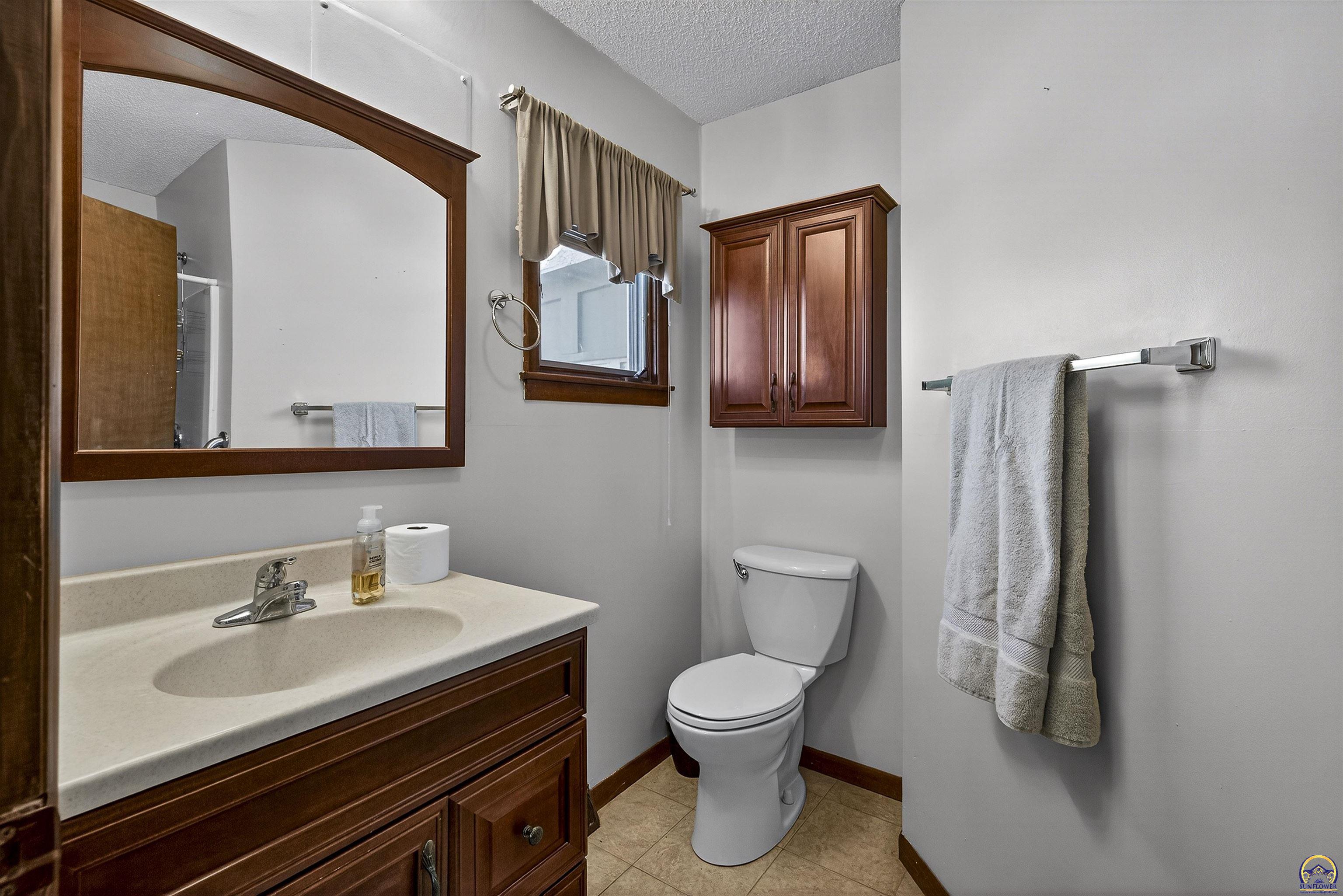 201 Dakota Avenue Holton, KS 66436 - Photo 14 of 25