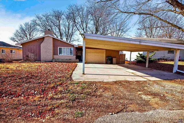 $199,500 | 201 Dakota Avenue, Holton, KS 66436