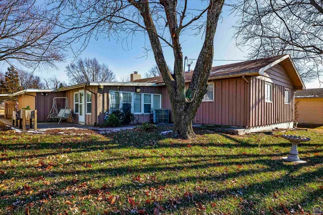 $199,500 | 201 Dakota Avenue, Holton, KS 66436