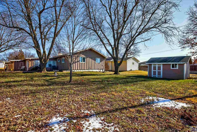$199,500 | 201 Dakota Avenue, Holton, KS 66436