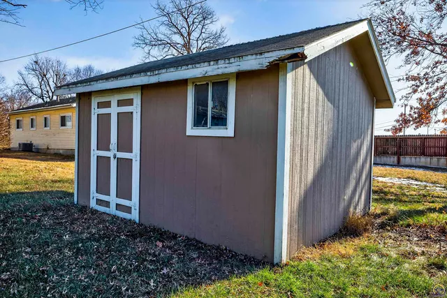 $199,500 | 201 Dakota Avenue, Holton, KS 66436