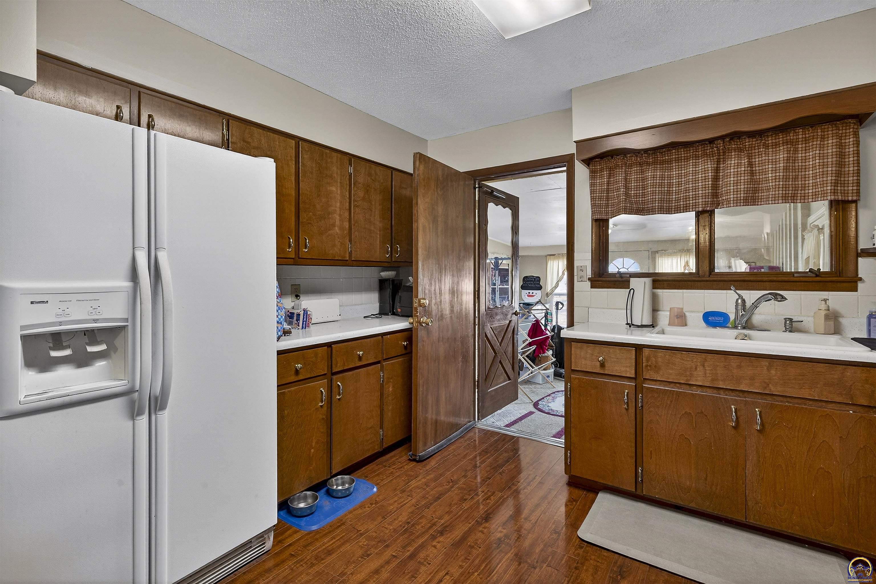 201 Dakota Avenue Holton, KS 66436 - Photo 3 of 25