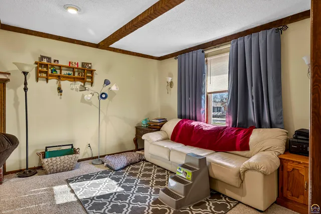 $199,500 | 201 Dakota Avenue, Holton, KS 66436