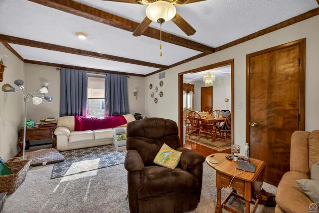 $199,500 | 201 Dakota Avenue, Holton, KS 66436