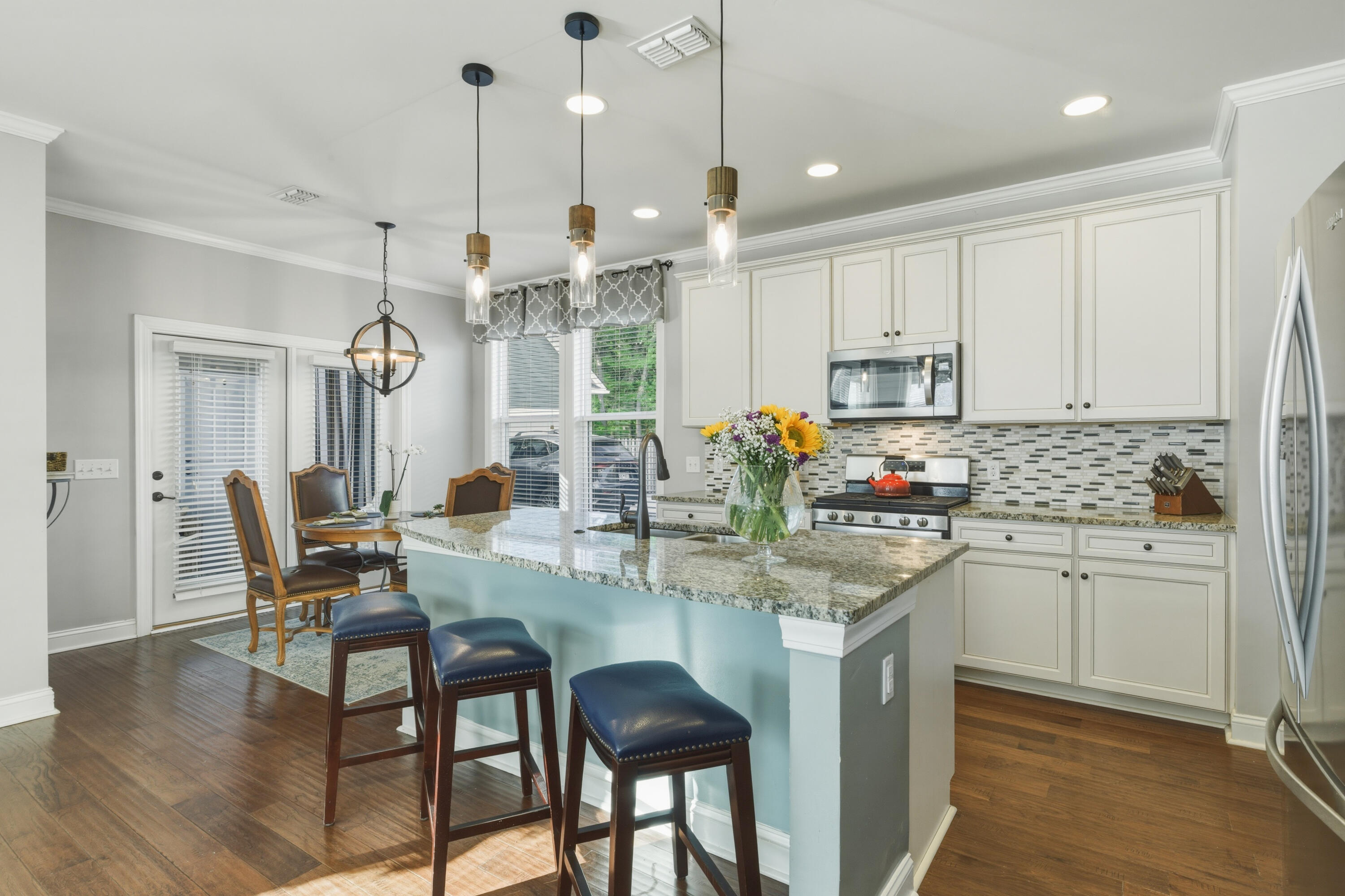 1611 Roustabout Way Charleston, SC 29414 - Photo 12 of 64 Large Kitchen