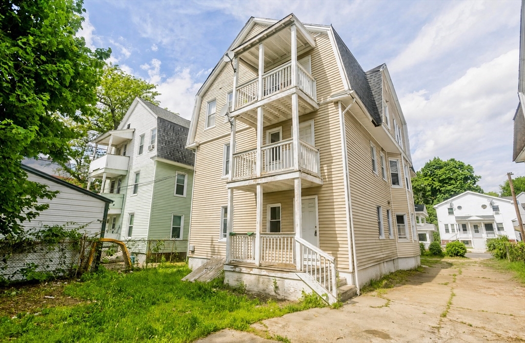 116-118 Massasoit Street Springfield, MA 01107 - Photo 3 of 32
